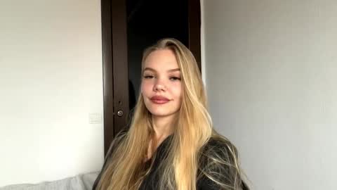 Snapshot of argeliaboivin chatting on November 7, 2025, 5:51 am Amelia online show from November 7, 2025, 5:51 am