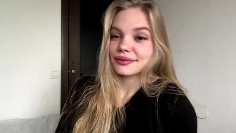 Snapshot of argeliaboivin chatting on November 23, 2025, 5:40 am Amelia online show from November 23, 2025, 5:40 am