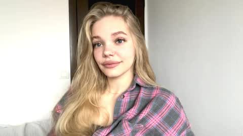 Snapshot of argeliaboivin chatting on November 25, 2025, 5:51 am Amelia online show from November 25, 2025, 5:51 am