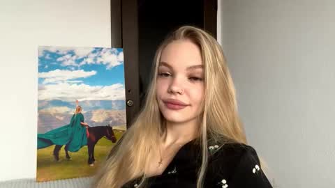 Snapshot of argeliaboivin chatting on December 5, 2025, 8:23 am Amelia online show from December 5, 2025, 8:23 am