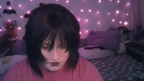 Snapshot of ari_corn chatting on December 23, 2024, 11:36 am Ahri online show from December 23, 2024, 11:36 am