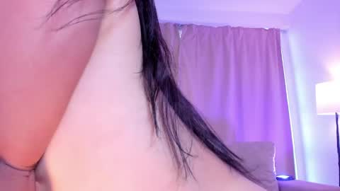 Snapshot of ari_es chatting on April 18, 2026, 7:58 pm Ari online show from April 18, 2026, 7:58 pm