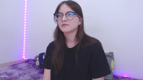 Snapshot of ari_james chatting on September 15, 2025, 5:13 pm Ahri James online show from September 15, 2025, 5:13 pm