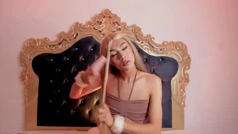 Snapshot of ari_sunshine chatting on December 3, 2025, 5:59 am Ari online show from December 3, 2025, 5:59 am