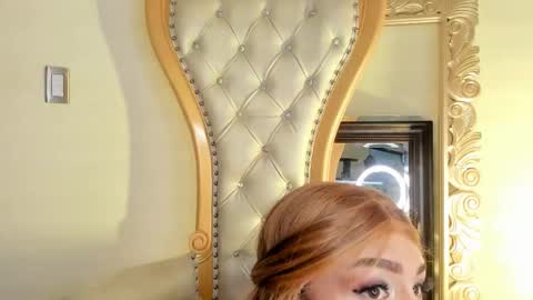 Snapshot of ari_sunshine chatting on December 13, 2025, 9:42 pm Ari online show from December 13, 2025, 9:42 pm