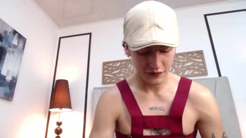 Snapshot of aria_and_orien chatting on March 6, 2025, 2:40 pm aria y orien online show from March 6, 2025, 2:40 pm