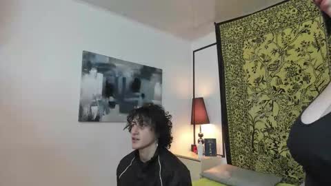 Snapshot of aria_and_orien chatting on October 16, 2025, 11:11 am aria y orien online show from October 16, 2025, 11:11 am