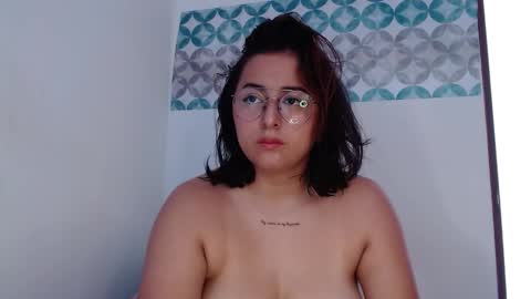 Snapshot of aria_bronw chatting on October 6, 2025, 2:14 pm AriaBronw online show from October 6, 2025, 2:14 pm