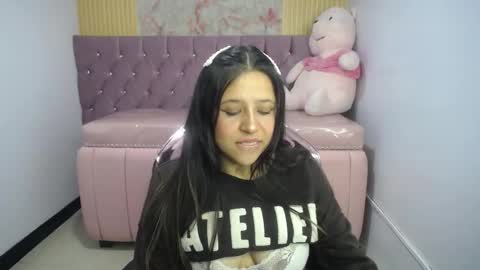 Snapshot of aria_ch1 chatting on November 29, 2025, 11:02 am Aria online show from November 29, 2025, 11:02 am