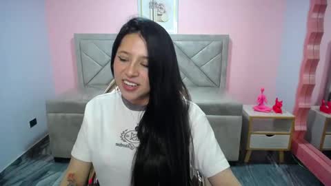 Snapshot of aria_ch1 chatting on December 22, 2025, 10:51 pm Aria online show from December 22, 2025, 10:51 pm