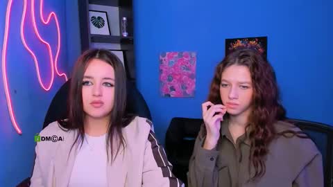 Snapshot of aria_glow chatting on March 11, 2026, 1:39 pm Aria online show from March 11, 2026, 1:39 pm