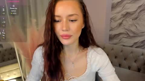 aria_mila online show from December 4, 2025, 10:57 am