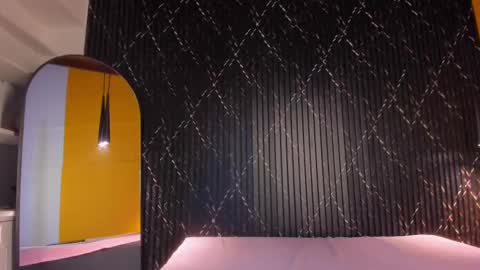 Aria Millers  online show from November 8, 2025, 11:21 am