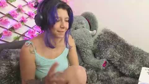 aria_silk online show from July 14, 2026, 6:24 pm