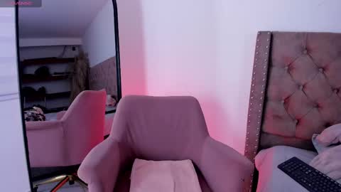 Snapshot of aria_sweetling chatting on October 1, 2025, 12:33 pm Ari online show from October 1, 2025, 12:33 pm