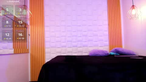 Snapshot of ariabelle1 chatting on April 15, 2026, 11:28 am AriaBelle1 online show from April 15, 2026, 11:28 am