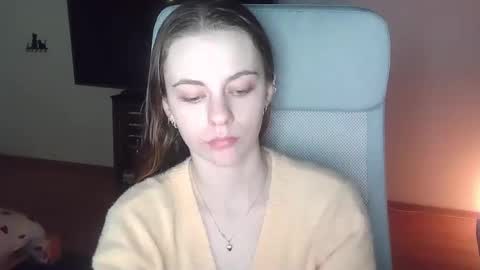 AriaCreazy online show from November 6, 2025, 9:37 pm