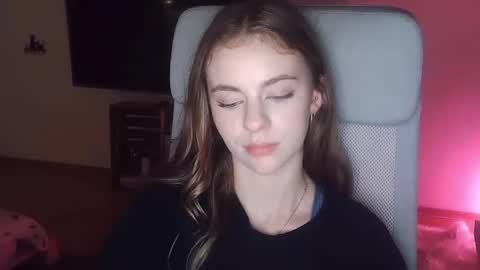 AriaCreazy online show from November 8, 2025, 9:24 pm