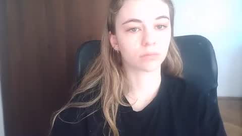AriaCreazy online show from June 16, 2026, 6:27 am