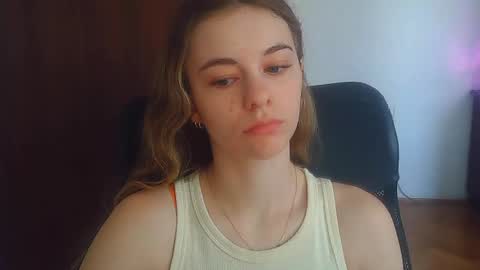AriaCreazy online show from June 19, 2026, 6:29 am