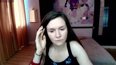 AriaGray online show from April 15, 2026, 12:01 pm