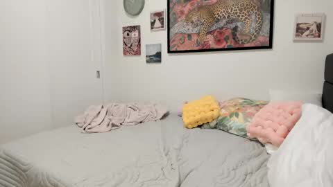 Snapshot of ariah_is_blonde chatting on November 14, 2025, 8:51 pm Ariah online show from November 14, 2025, 8:51 pm