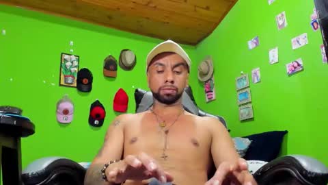 Snapshot of arian_pervert chatting on October 26, 2025, 1:06 pm arian pervert online show from October 26, 2025, 1:06 pm