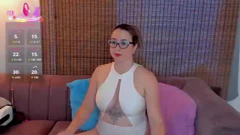 Snapshot of ariana_cross_ chatting on November 8, 2025, 2:06 pm Ariana Cruz online show from November 8, 2025, 2:06 pm