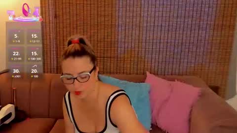 Snapshot of ariana_cross_ chatting on November 9, 2025, 12:58 pm Ariana Cruz online show from November 9, 2025, 12:58 pm