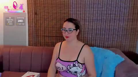 Snapshot of ariana_cross_ chatting on November 16, 2025, 12:44 pm Ariana Cruz online show from November 16, 2025, 12:44 pm