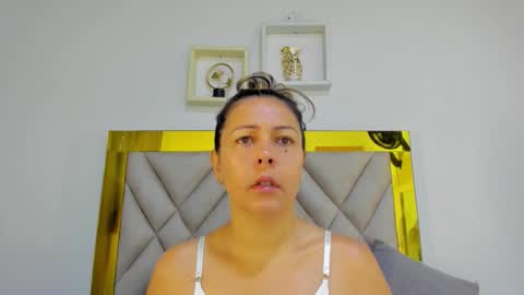 Snapshot of ariana_martins chatting on September 25, 2025, 3:10 am ARI online show from September 25, 2025, 3:10 am