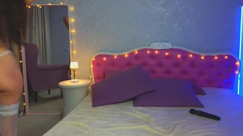 Snapshot of ariana_petite chatting on January 25, 2025, 2:04 am Ariana online show from January 25, 2025, 2:04 am