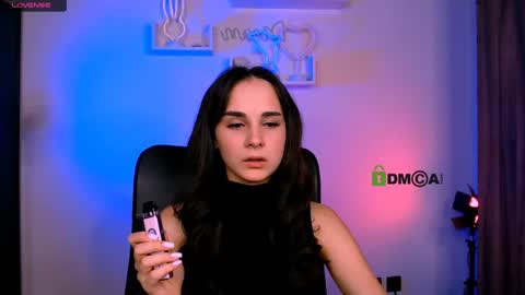 ariana_ross7 online show from July 6, 2026, 7:27 pm