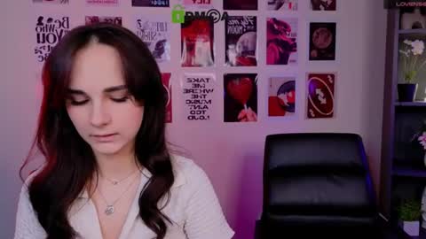 ariana_ross7 online show from July 8, 2026, 7:18 pm