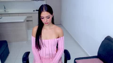 Snapshot of ariana_vidal chatting on December 1, 2025, 7:30 pm Ari online show from December 1, 2025, 7:30 pm