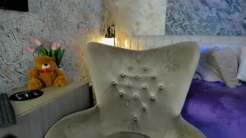 Arianna Collins online show from February 21, 2026, 11:55 am