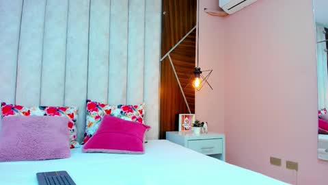 Arianaa Gray online show from January 8, 2026, 3:53 am