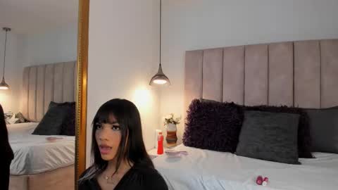 Ariana  online show from November 30, 2025, 7:18 pm