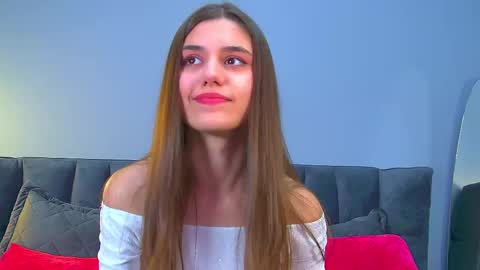 Snapshot of arianaallens chatting on November 25, 2025, 6:35 am Ariana online show from November 25, 2025, 6:35 am