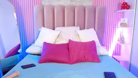 ArianaRougee online show from April 22, 2026, 2:29 pm