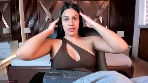 arianarouse  online show from July 1, 2026, 7:13 pm
