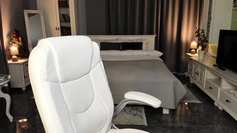 Ana online show from December 29, 2024, 1:17 pm