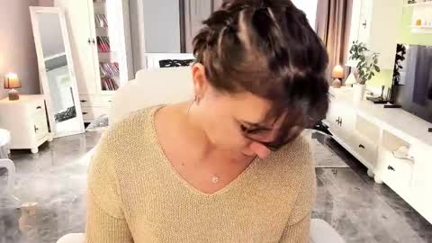 Ana online show from October 5, 2025, 10:46 am