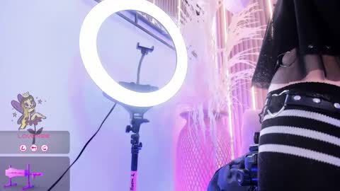 Ari  online show from November 17, 2025, 12:44 pm