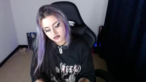 Snapshot of arianauwu666 chatting on February 9, 2026, 10:58 pm help me 100 hands up my OF is Free online show from February 9, 2026, 10:58 pm