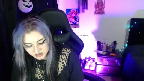 Snapshot of arianauwu666 chatting on June 7, 2026, 12:04 am help me 100 hands up my OF is Free online show from June 7, 2026, 12:04 am
