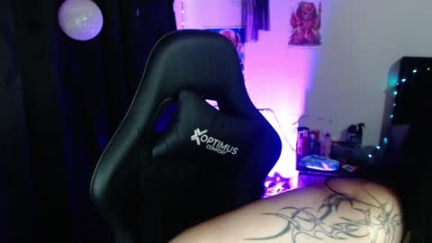Snapshot of arianauwu666 chatting on June 10, 2026, 9:25 pm help me 100 hands up my OF is Free online show from June 10, 2026, 9:25 pm