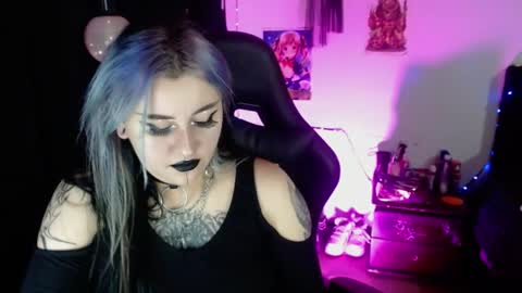 Snapshot of arianauwu666 chatting on June 19, 2026, 8:56 pm help me 100 hands up my OF is Free online show from June 19, 2026, 8:56 pm