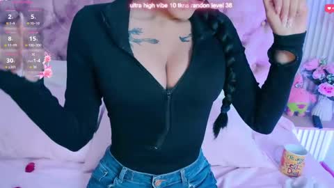 arianawest_ online show from May 13, 2026, 1:19 pm