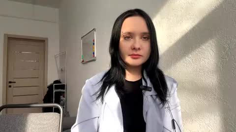 Snapshot of arianeruuska chatting on March 12, 2026, 11:05 am Kira online show from March 12, 2026, 11:05 am